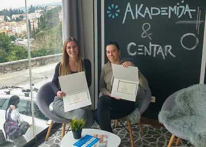 Na&scaron;e fizioterapeutkinje nakon uspje&scaron;no zavr&scaron;ene edukacije u Opatiji